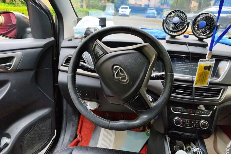 Used CHANGAN KAICHENG Oushang A600 2016 1.5L Manual Luxury 7-Seater Steering Wheel