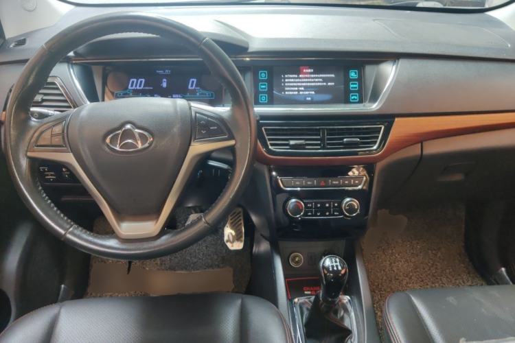 Used CHANGAN KAICHENG Oushang A600 2016 1.5L Manual Luxury 7-Seater Center Console