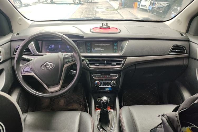 Used CHANGAN KAICHENG Oushang A600 2016 1.5L Manual Luxury 7-Seater Center Console