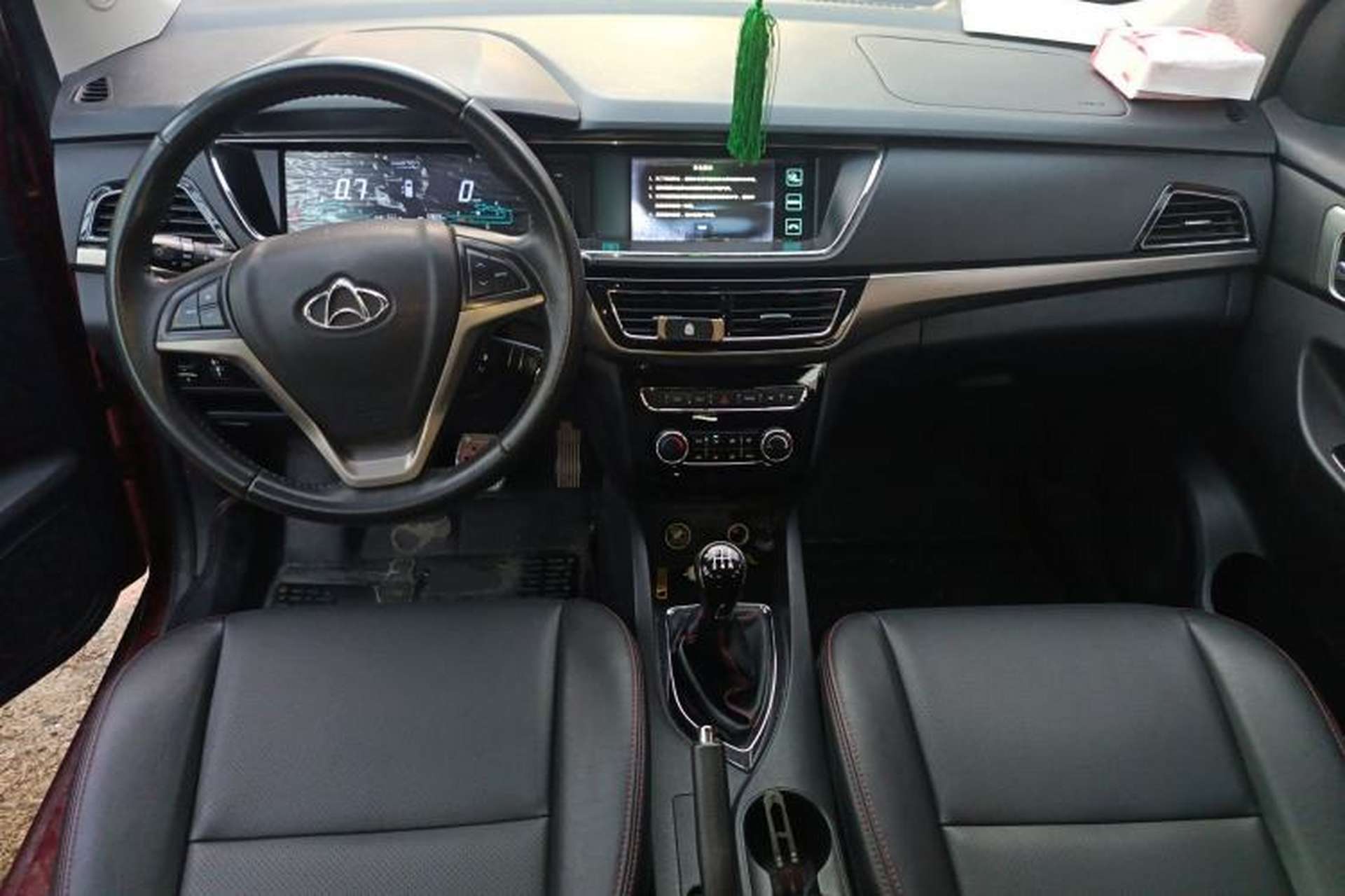 Used CHANGAN KAICHENG Oushang A600 2016 1.5L Manual Luxury 7-Seater Center Console