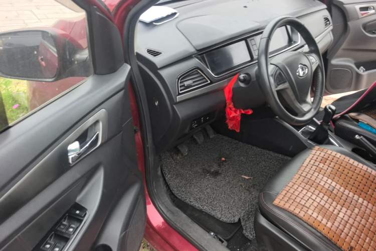Used CHANGAN KAICHENG Oushang A600 2016 1.5L Manual Luxury 7-Seater Driver Seat
