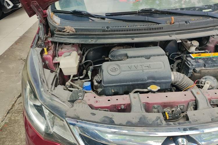 Used CHANGAN KAICHENG Oushang A600 2016 1.5L Manual Luxury 7-Seater Engine Bay Right