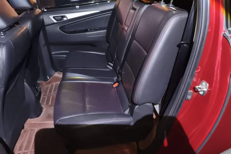 Used CHANGAN KAICHENG Oushang A600 2016 1.5L Manual Luxury 7-Seater Left Rear Seat
