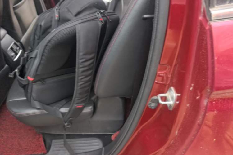Used CHANGAN KAICHENG Oushang A600 2016 1.5L Manual Luxury 7-Seater Left Rear Seat