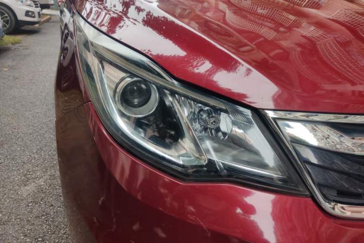 Used CHANGAN KAICHENG Oushang A600 2016 1.5L Manual Luxury 7-Seater Right Front Headlight