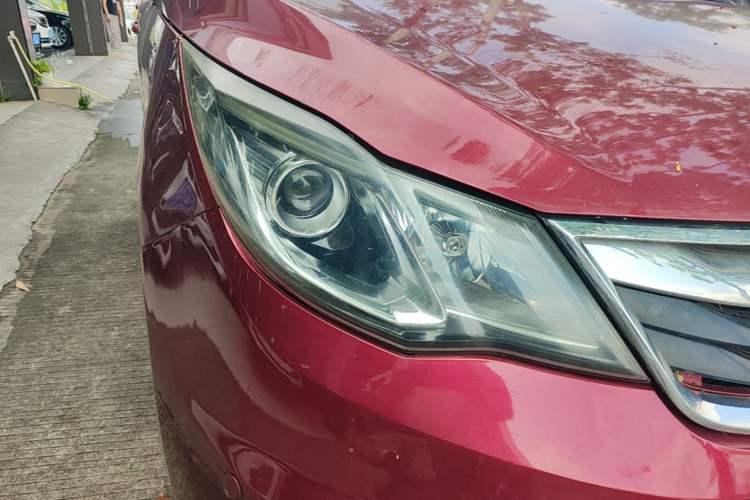 Used CHANGAN KAICHENG Oushang A600 2016 1.5L Manual Luxury 7-Seater Right Front Headlight