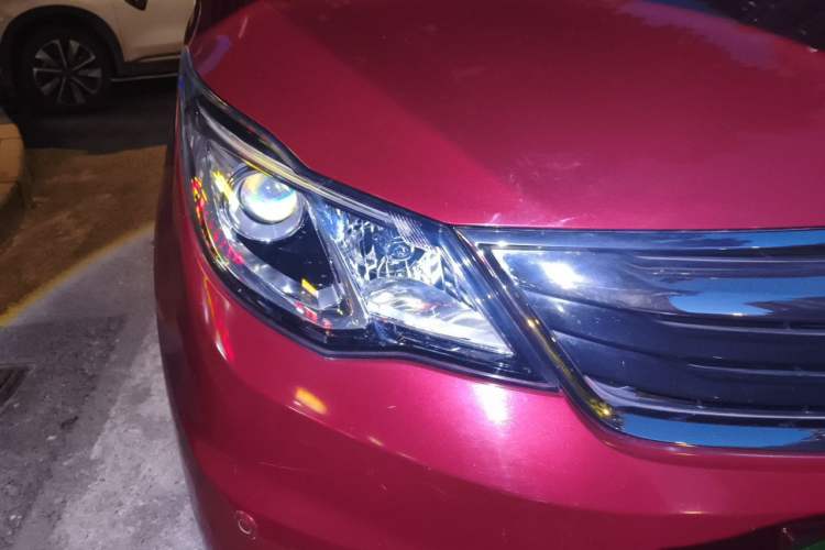 Used CHANGAN KAICHENG Oushang A600 2016 1.5L Manual Luxury 7-Seater Right Front Headlight