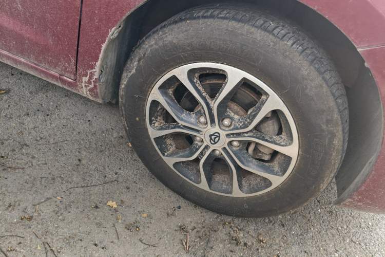 Used CHANGAN KAICHENG Oushang A600 2016 1.5L Manual Luxury 7-Seater Right Front Wheel Hub