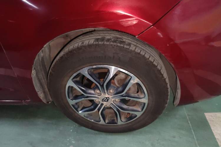 Used CHANGAN KAICHENG Oushang A600 2016 1.5L Manual Luxury 6-Seater Right Front Wheel Hub