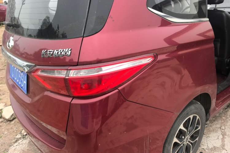 Used CHANGAN KAICHENG Oushang A600 2016 1.5L Manual Luxury 7-Seater Right Rear Taillight