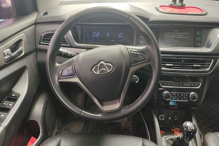 Used CHANGAN KAICHENG Oushang A600 2016 1.5L Manual Luxury 7-Seater Steering Wheel