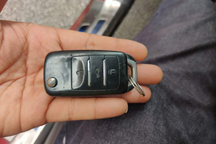Used CHANGAN KAICHENG Oushang A600 2016 1.5L Manual Luxury 7-Seater Vehicle Key