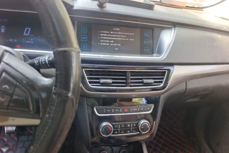 Used CHANGAN KAICHENG Oushang A600 2016 1.5L Manual Luxury 6-Seater Audio And AC Panel