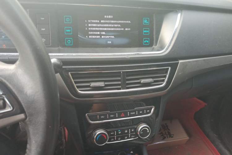 Used CHANGAN KAICHENG Oushang A600 2016 1.5L Manual Luxury 7-Seater Audio And AC Panel