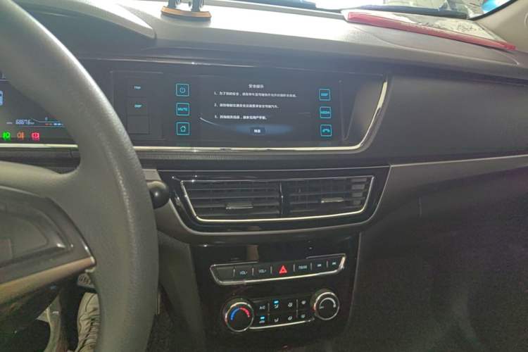 Used CHANGAN KAICHENG Oushang A600 2016 1.5L Manual Elite 7-Seater Audio And AC Panel
