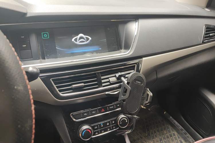Used CHANGAN KAICHENG Oushang A600 2016 1.5L Manual Elite 7-Seater Audio And AC Panel