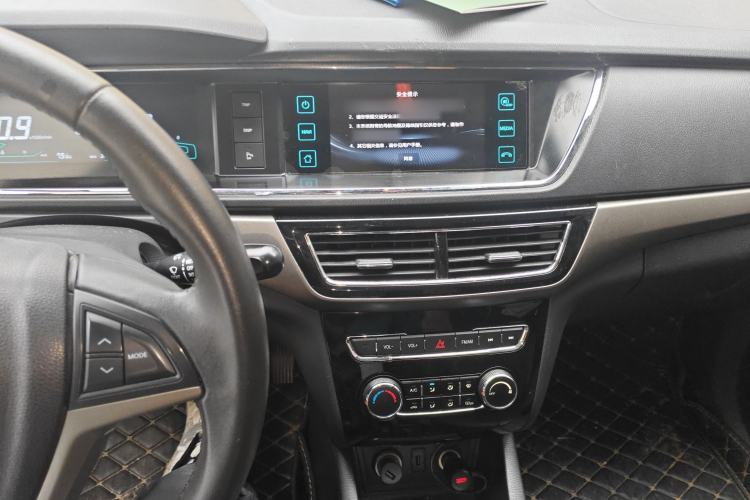 Used CHANGAN KAICHENG Oushang A600 2016 1.5L Manual Luxury 7-Seater Audio And AC Panel