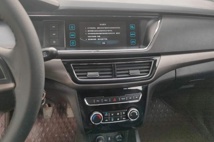 Used CHANGAN KAICHENG Oushang A600 2016 1.5L Manual Luxury 7-Seater Audio And AC Panel