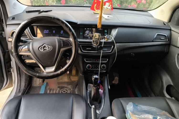 Used CHANGAN KAICHENG Oushang A600 2016 1.5L Manual Luxury 7-Seater Center Console