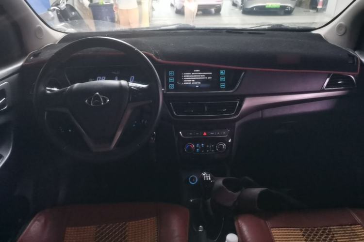 Used CHANGAN KAICHENG Oushang A600 2016 1.5L Manual Luxury 7-Seater Center Console
