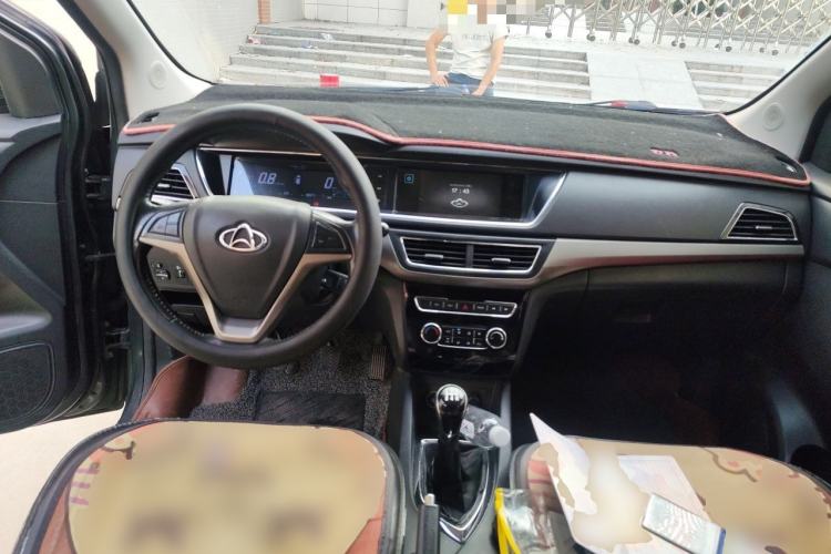 Used CHANGAN KAICHENG Oushang A600 2016 1.5L Manual Luxury 7-Seater Center Console