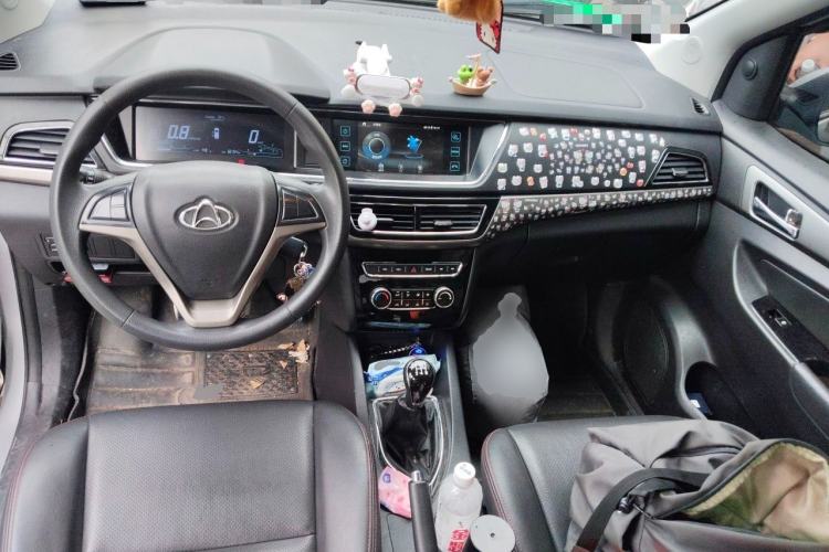 Used CHANGAN KAICHENG Oushang A600 2016 1.5L Manual Elite 7-Seater Center Console