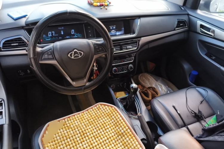 Used CHANGAN KAICHENG Oushang A600 2016 1.5L Manual Luxury 7-Seater Center Console