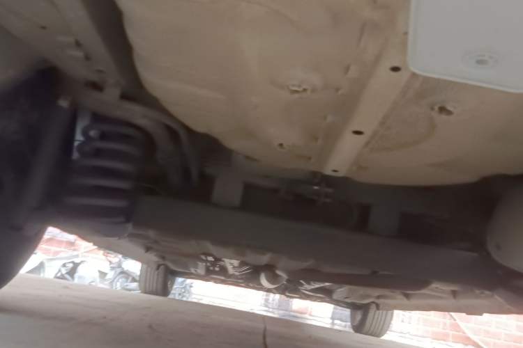 Used CHANGAN KAICHENG Oushang A600 2016 1.5L Manual Luxury 7-Seater Chassis Rear