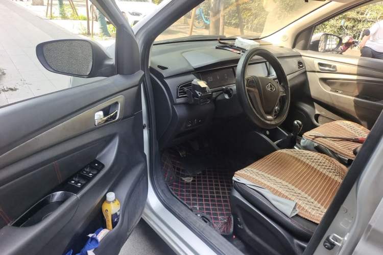 Used CHANGAN KAICHENG Oushang A600 2016 1.5L Manual Luxury 6-Seater Driver Seat