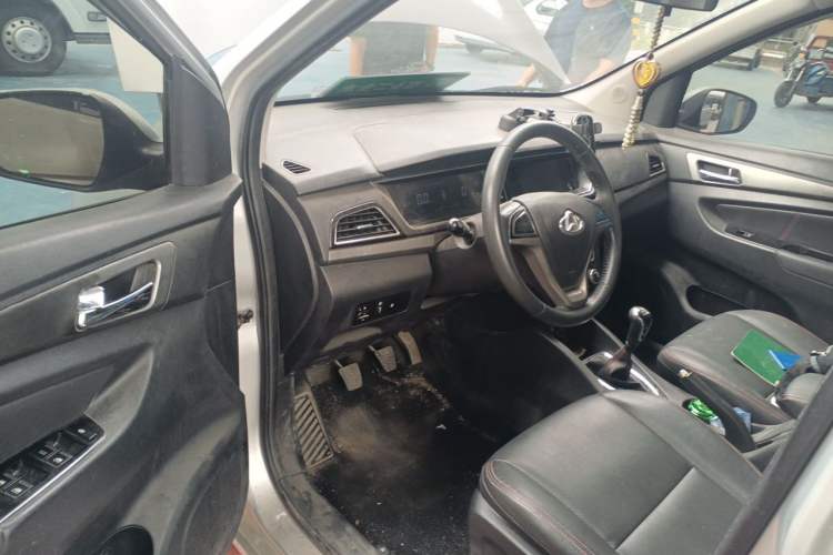 Used CHANGAN KAICHENG Oushang A600 2016 1.5L Manual Luxury 7-Seater Driver Seat