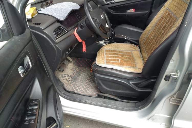 Used CHANGAN KAICHENG Oushang A600 2016 1.5L Manual Luxury 7-Seater Driver Seat