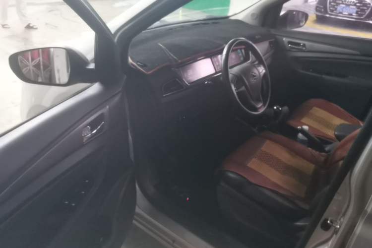 Used CHANGAN KAICHENG Oushang A600 2016 1.5L Manual Luxury 7-Seater Driver Seat
