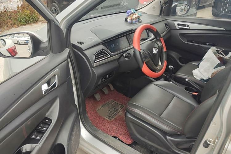 Used CHANGAN KAICHENG Oushang A600 2016 1.5L Manual Luxury 7-Seater Driver Seat