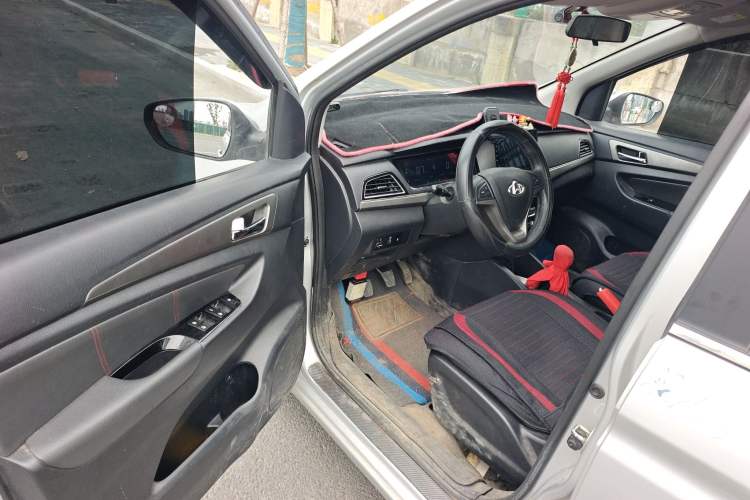Used CHANGAN KAICHENG Oushang A600 2016 1.5L Manual Luxury 7-Seater Driver Seat