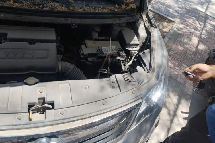 Used CHANGAN KAICHENG Oushang A600 2016 1.5L Manual Luxury 7-Seater Engine Bay Left