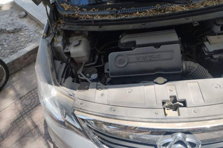 Used CHANGAN KAICHENG Oushang A600 2016 1.5L Manual Luxury 7-Seater Engine Bay Right