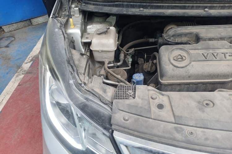 Used CHANGAN KAICHENG Oushang A600 2016 1.5L Manual Luxury 7-Seater Engine Bay Right