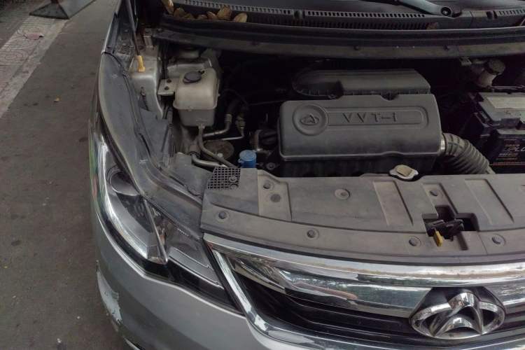 Used CHANGAN KAICHENG Oushang A600 2016 1.5L Manual Luxury 7-Seater Engine Bay Right
