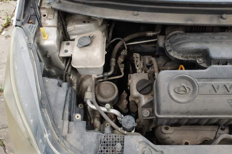 Used CHANGAN KAICHENG Oushang A600 2016 1.5L Manual Luxury 7-Seater Engine Bay Right