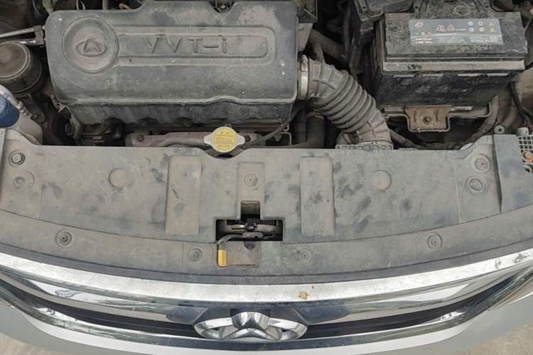 Used CHANGAN KAICHENG Oushang A600 2016 1.5L Manual Luxury 7-Seater Engine Bay