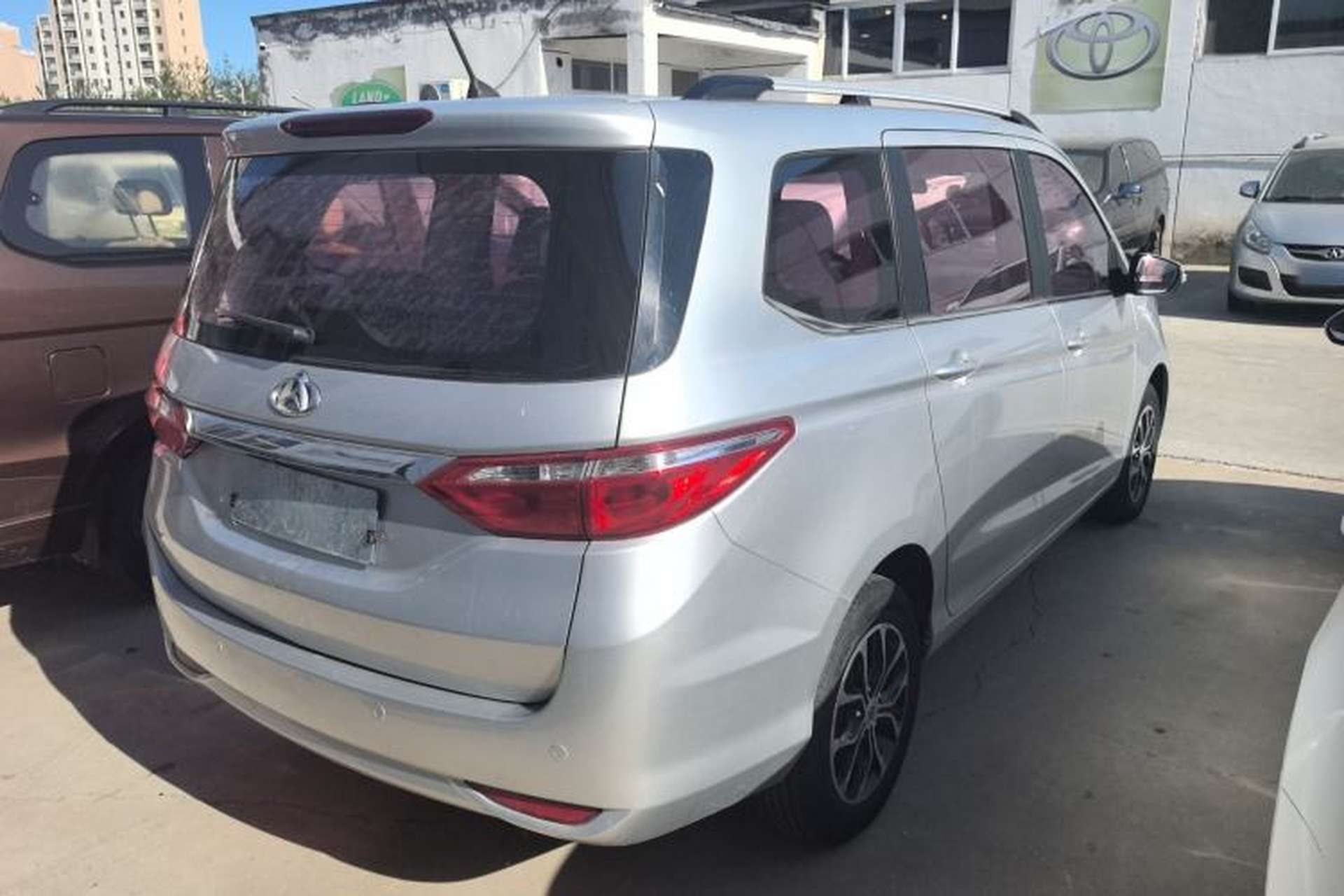 Used CHANGAN KAICHENG Oushang A600 2016 1.5L Manual Luxury 6-Seater Exterior 3