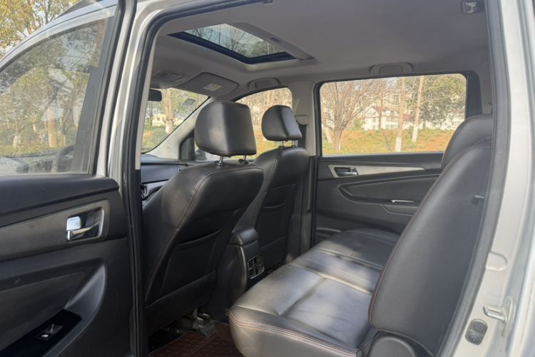 Used CHANGAN KAICHENG Oushang A600 2016 1.5L Manual Luxury 7-Seater Exterior 6