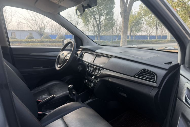 Used CHANGAN KAICHENG Oushang A600 2016 1.5L Manual Luxury 7-Seater Exterior 7