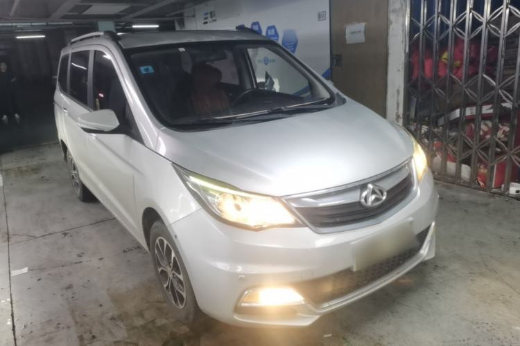 Used CHANGAN KAICHENG Oushang A600 2016 1.5L Manual Luxury 7-Seater Front Right 45 Deg