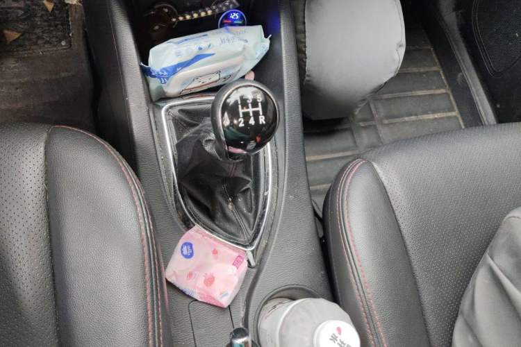 Used CHANGAN KAICHENG Oushang A600 2016 1.5L Manual Elite 7-Seater Gear Lever