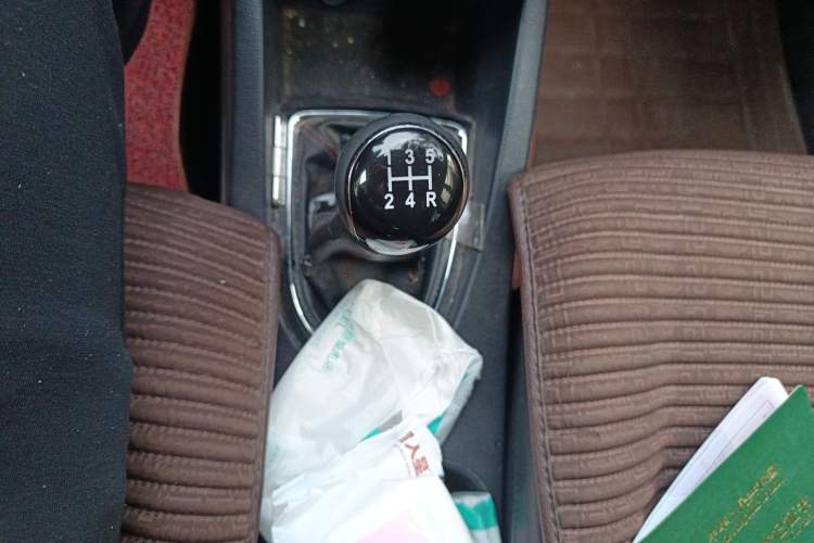 Used CHANGAN KAICHENG Oushang A600 2016 1.5L Manual Elite 7-Seater Gear Lever