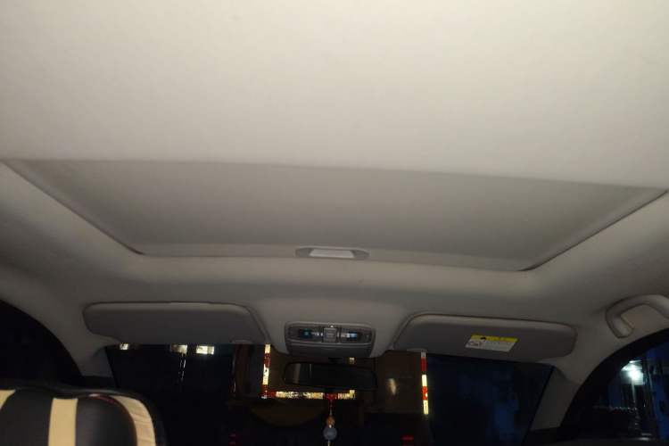 Used CHANGAN KAICHENG Oushang A600 2016 1.5L Manual Luxury 7-Seater Headliner