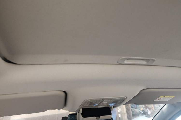 Used CHANGAN KAICHENG Oushang A600 2016 1.5L Manual Luxury 7-Seater Headliner