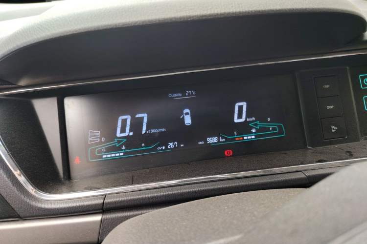 Used CHANGAN KAICHENG Oushang A600 2016 1.5L Manual Luxury 7-Seater Instrument Cluster