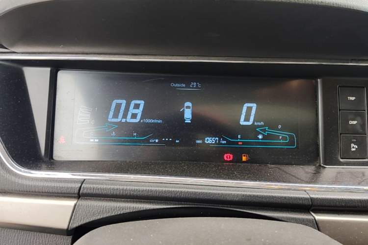 Used CHANGAN KAICHENG Oushang A600 2016 1.5L Manual Luxury 7-Seater Instrument Cluster